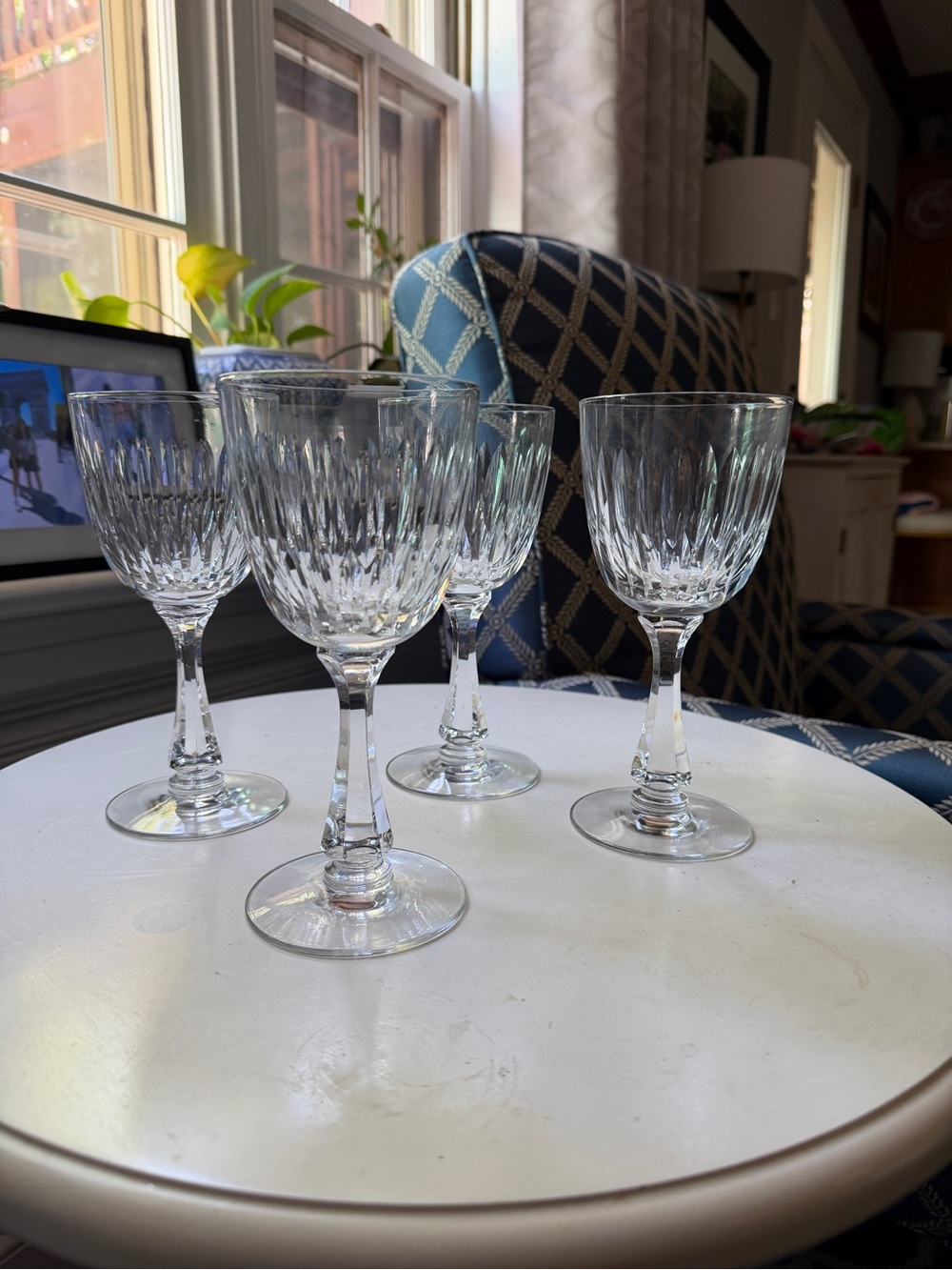 HAWKES Crystal Cut Wine Glasses - Clear Stemware (Set of 4) gorgeous and heavy